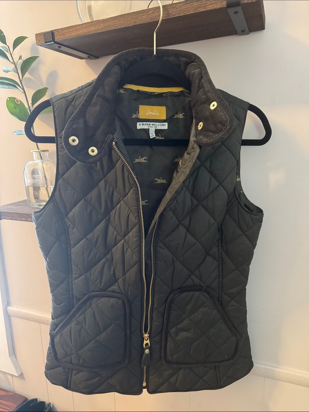 Like New! Rare, Joules “Brookdale” Quilted Olive Green Corduroy-Trim Vest Size 4